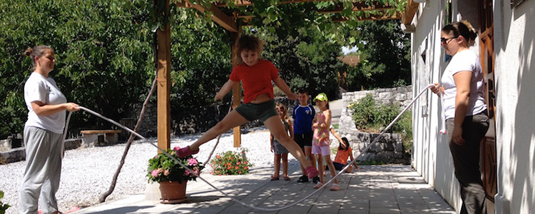 zavod-sopotniki-pisani-svet-in-zavod-sopotniki